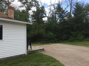 Lakeview Cottage 1 exterior