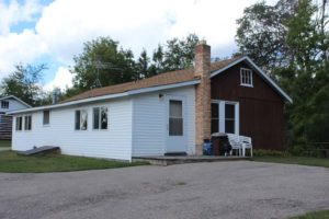 Lakeview Cottage 1 exterior